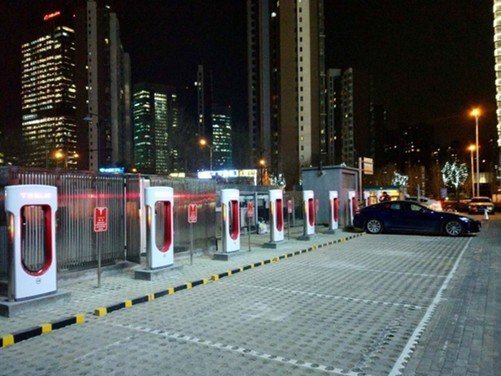  特斯拉在华将布局4000多充电桩 打通上海与伦敦