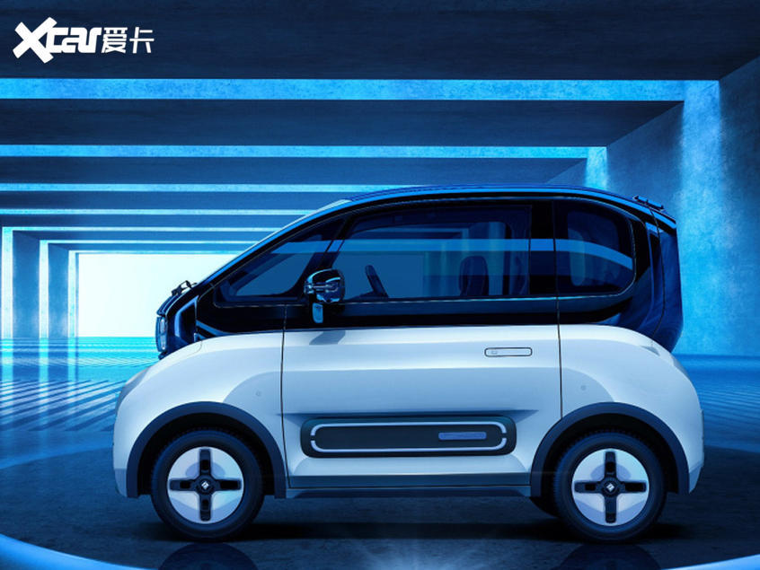 新寶駿E300