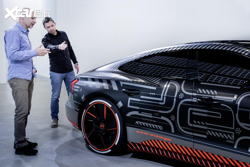 奧迪e-tron GT官圖曝光 或?qū)⒂谀甑淄懂a(chǎn)