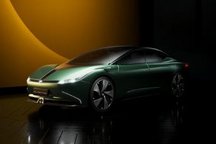 明年量產 威馬首款概念轎車Maven續(xù)航達800km