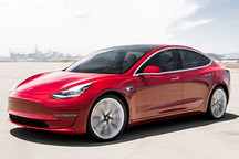 标配无线充电 Model 3内饰配置升级