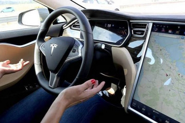 特斯拉开始推行订阅制服务 或将带来巨大收益