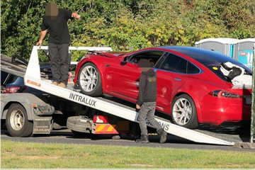 新能源汽车亏电趴窝 平板车救援才是唯一选择