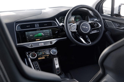 91-jaguar-i-pace-my2021-facelift-official-dashboard.jpg