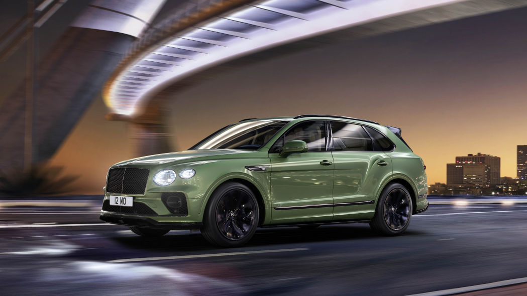 New-Bentayga-Alpine-Green-3.jpg