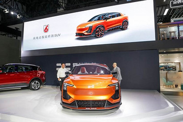 爱驰U6 ion实车首秀 爱驰汽车携全系家族亮相成都车展全面发力