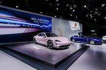 中国双首秀：保时捷携全新Taycan与结晶腐蚀版911艺术车亮相成都车展