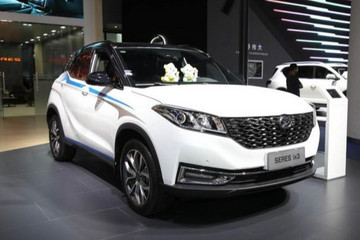 赛力斯iX3正式首发亮相 搭载增程式混合动力