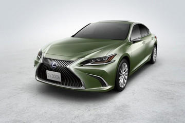 雷克萨斯ES混动换装锂电池 油耗进一步降低/新增电子后视镜