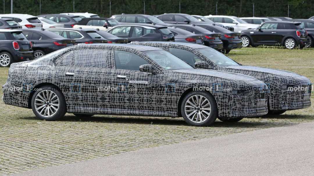 bmw-7-series-plug-in-hybrid-spy-photo2.jpg