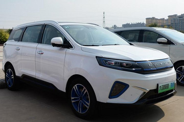 进军乘用车 大运远略S1/远志M1官图发布