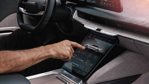 lucid-air-center-touchscreen.jpg