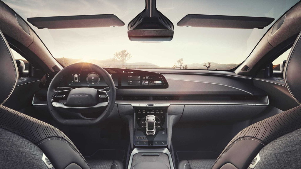 lucid-air-dream-edition-cockpit.jpg