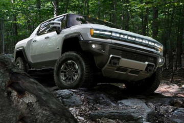 首款车型明年推出/售价112595美元 悍马EV正式亮相