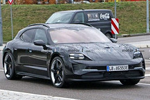 保时捷Taycan Cross Turismo最新路试谍照