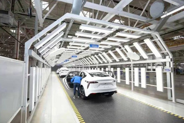 江铃雷诺全新纯电车型实车生产线曝光 或命名为“羿”