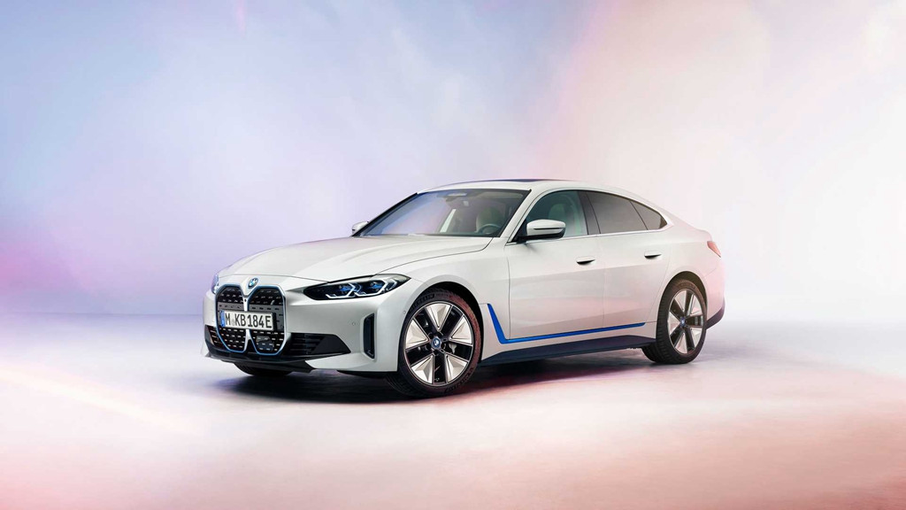 2022-bmw-i4 (1).jpg