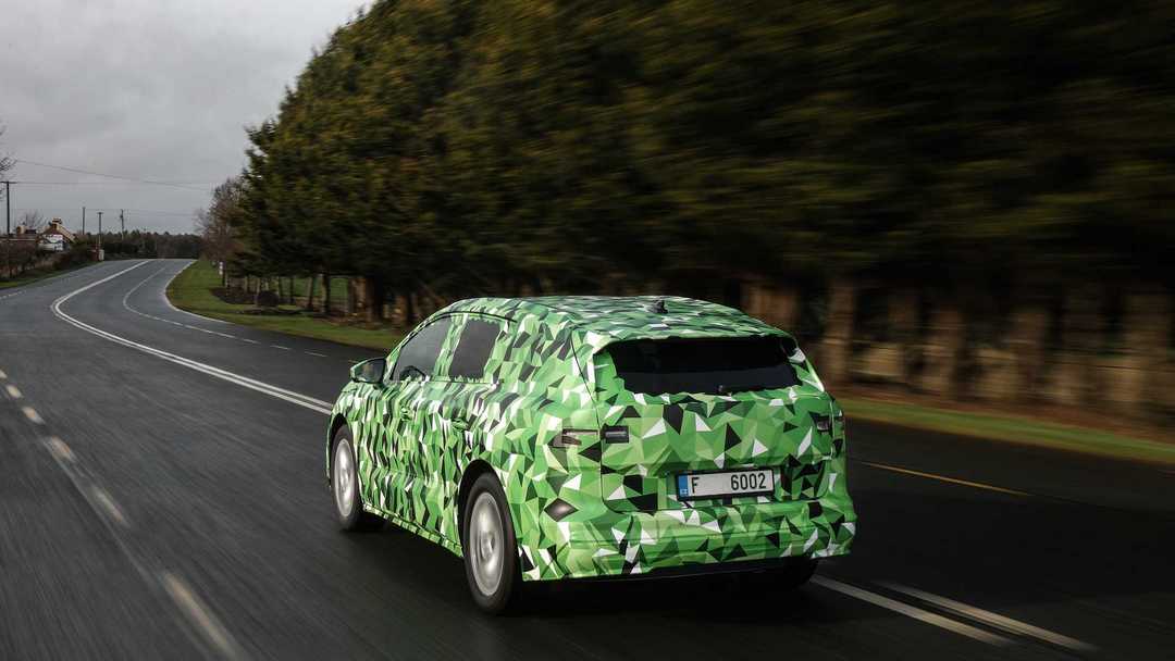 skoda-enyaq-iv-electric-suv-promises-three-battery-options-five-power-variants_20.jpg