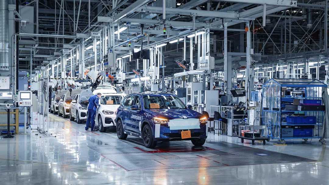 bmw-ix3-preparations-for-series-production (1).jpg