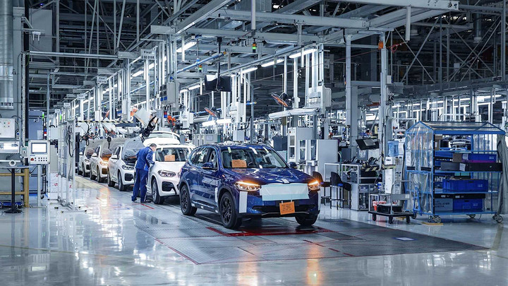 bmw-ix3-preparations-for-series-production (1).jpg