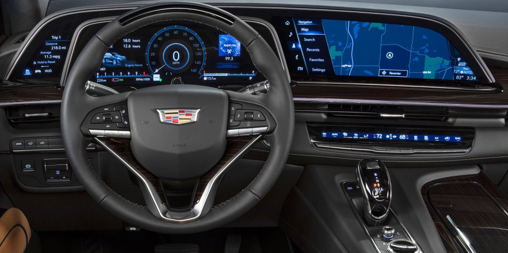 cadillac-s-lyriq-ev-beats-escalade-cockpit-features-33-inch-curved-display_1.jpg