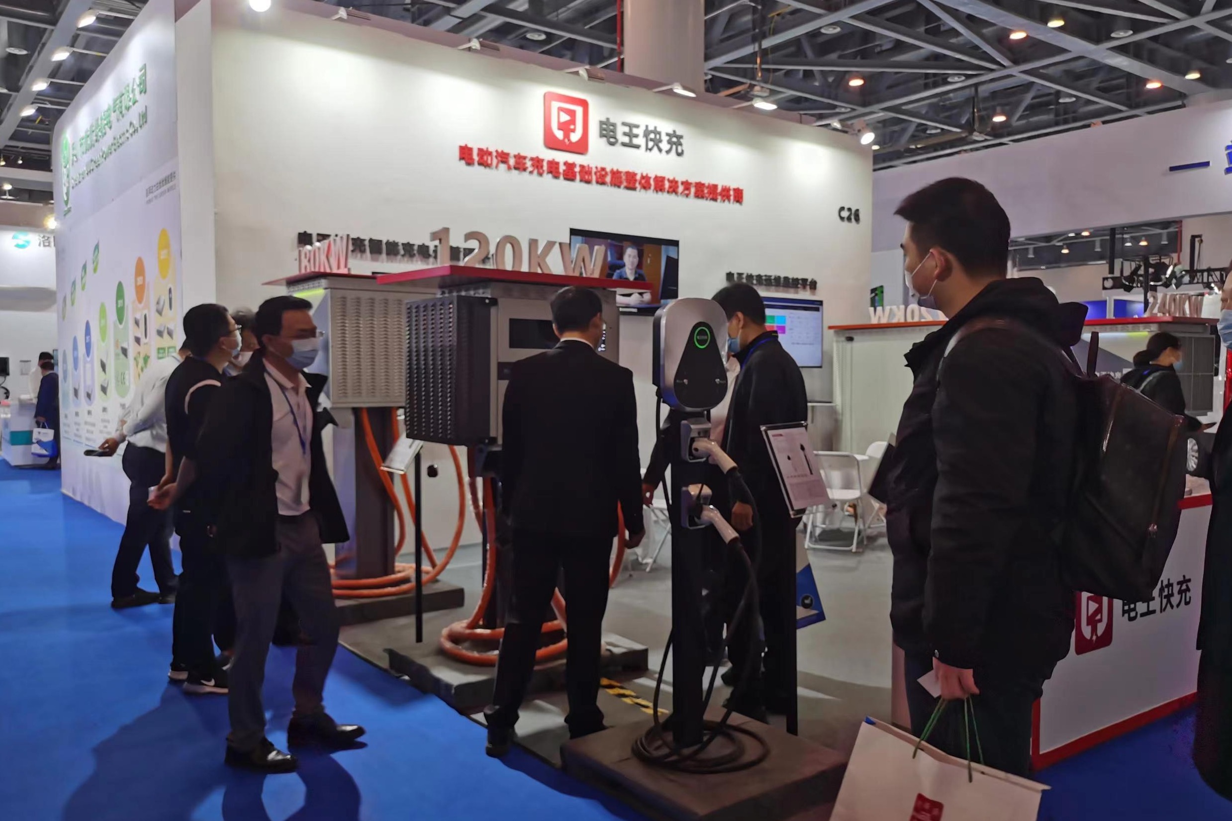 全国首家社区型快充桩解决方案发布，让充电变得更便捷