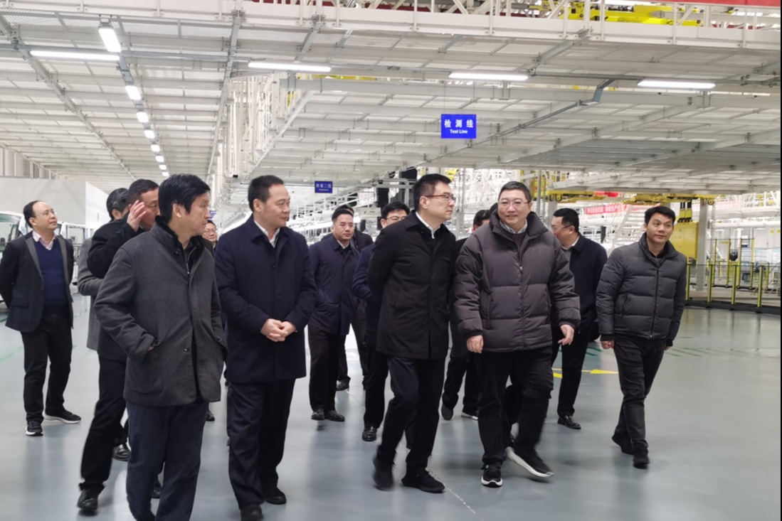 省委常委、常务副省长梁桂视察上饶超级智慧工厂 鼓励爱驰持续发力全球市场