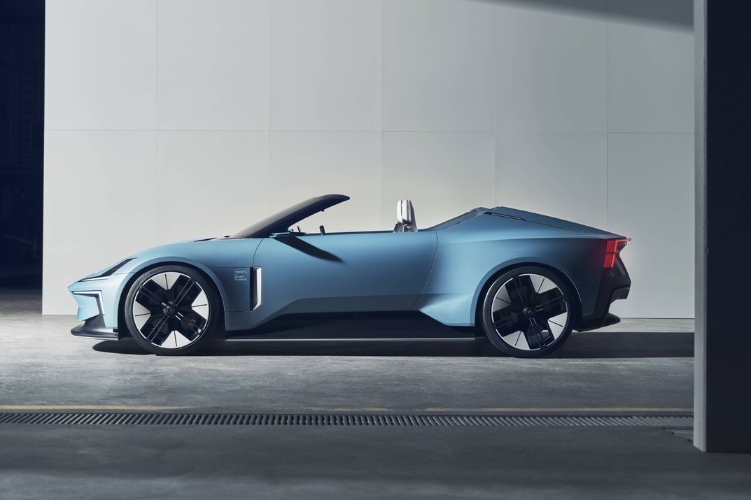 全新概念车极星O2发布，开启纯电跑车新纪元