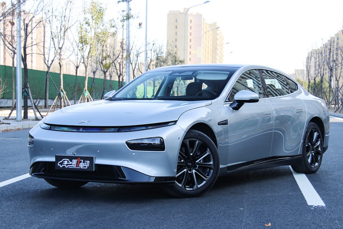 何小鹏回应“小鹏汽车为什么不做混动”