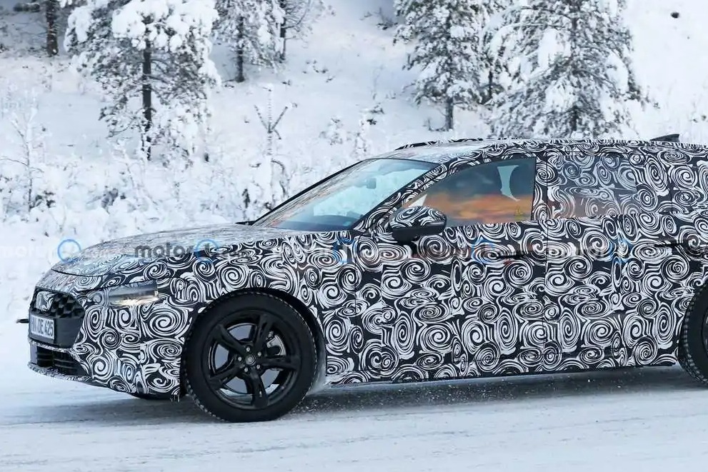 新款奥迪A4谍照曝光，或将搭载插混动力系统