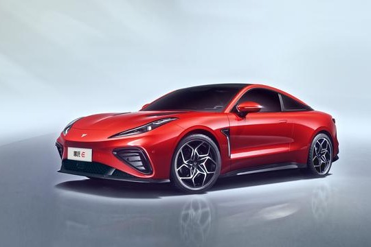 新车 | 电动轿跑哪吒E首次亮相，后驱/四驱两种动力 加速3秒级