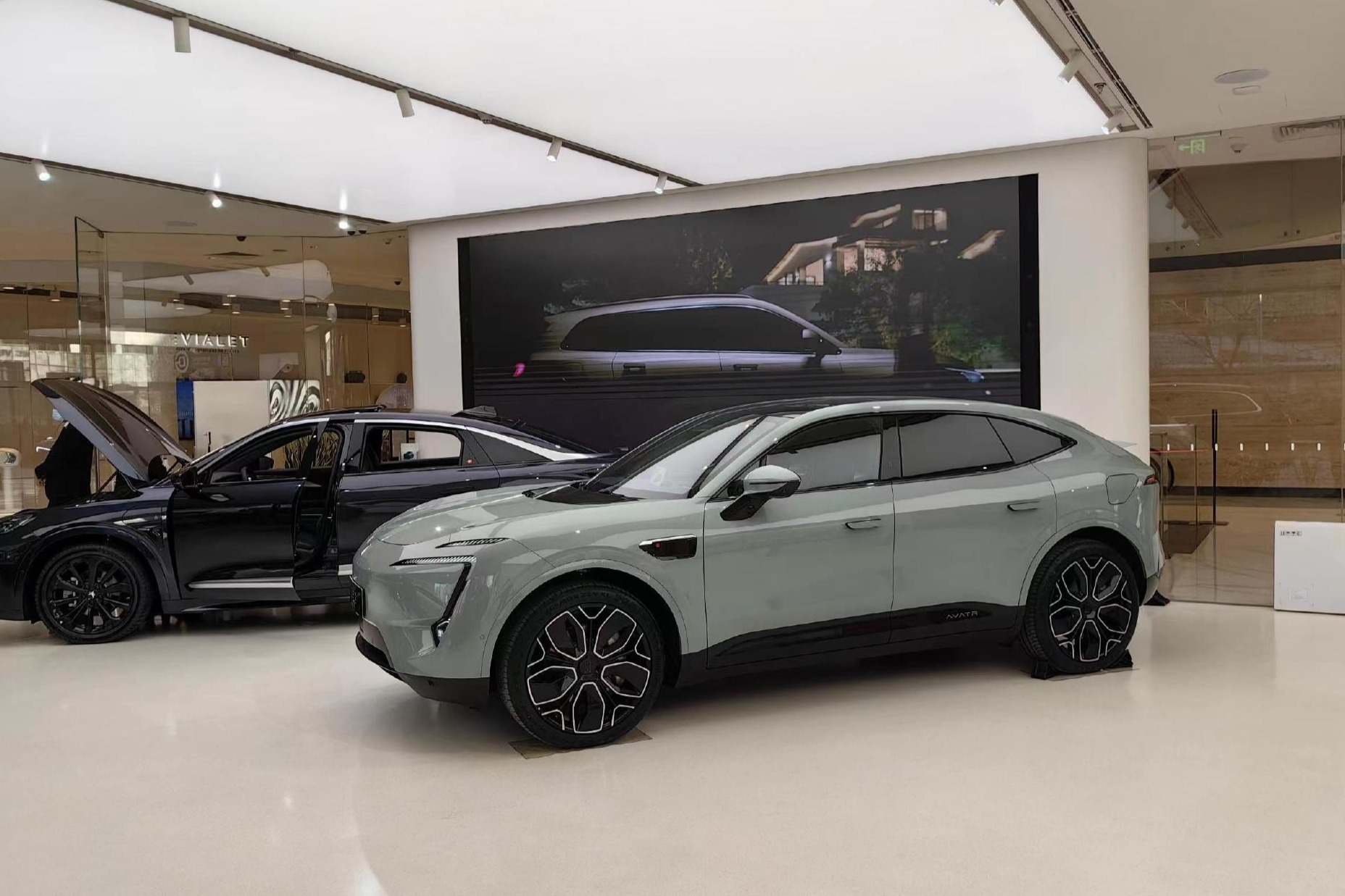 长安汽车回复：阿维塔11已进驻北京和深圳华为旗舰店