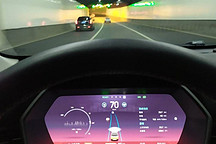 ​自动驾驶辅助遇上高架弯道+堵车会怎么样?看看小鹏G3的答案!