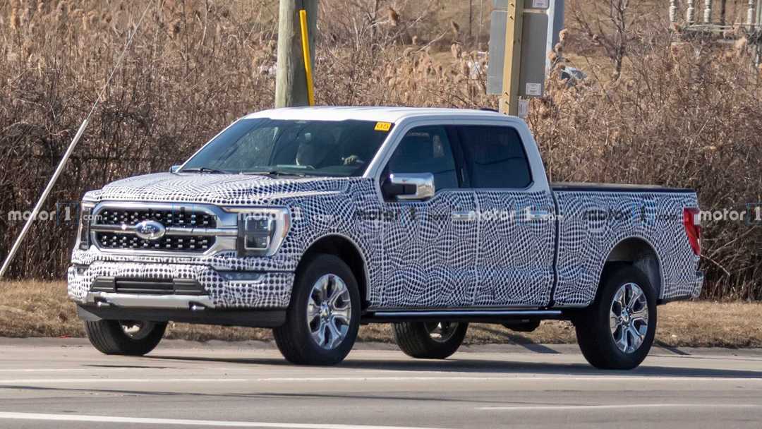 2021-ford-f-150-spy-shot (1).jpg