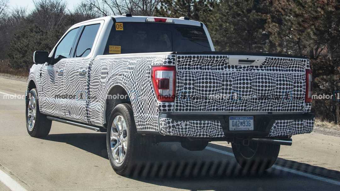 2021-ford-f-150-spy-shot (2).jpg