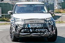 路虎新款發(fā)現(xiàn)諜照曝光 將搭載全新引擎推出混動(dòng)車型