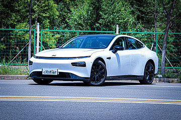 电动嘚吧嘚 | 可玩性超高 试驾小鹏P7四驱高性能智尊版