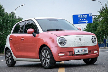 电动嘚吧嘚｜灵活好开空间大 试驾长城欧拉黑猫