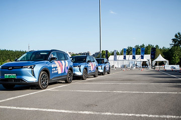 优秀的场景化自动驾驶体验 威马W6场地试驾