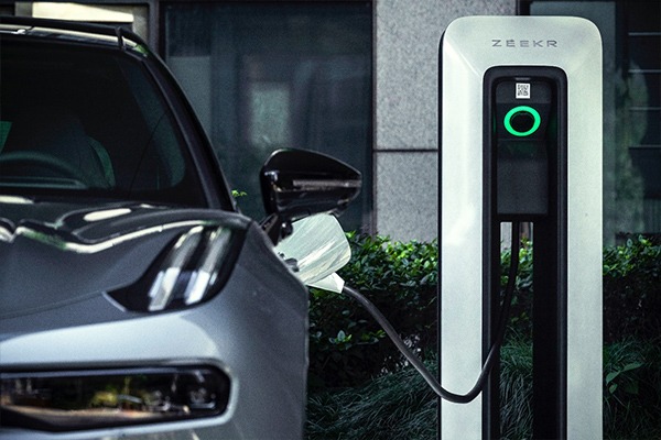  极氪001交付在即，“极能”首批充电站落成