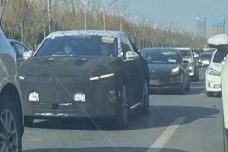 售价能否下探到30万以下？蔚来ET5路试谍照曝光 12月中旬或将正式发布