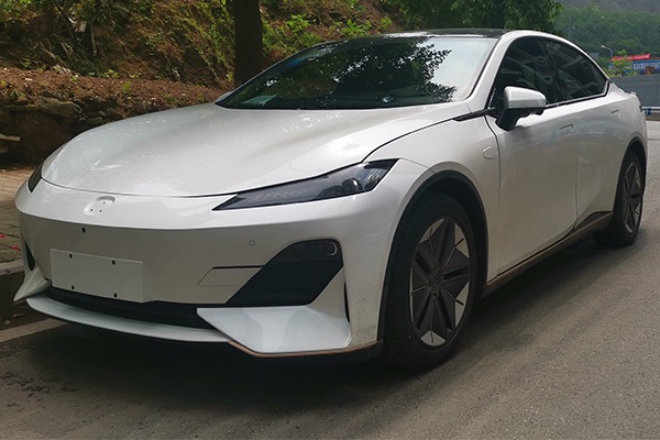 独家｜重庆街头偶遇长安C385工程试制车 搭载190kW后电机