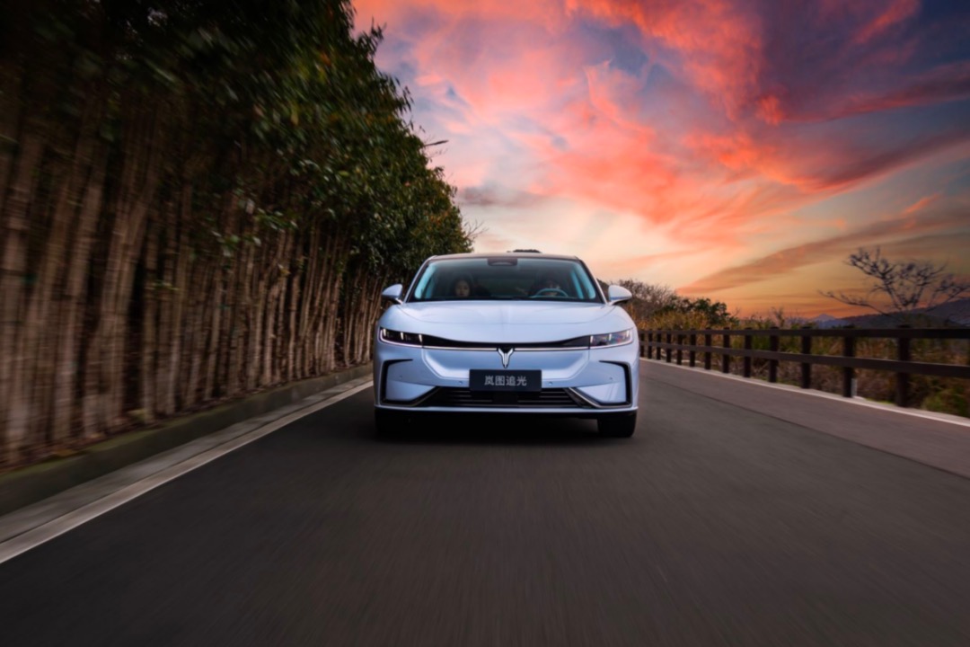 开创性的“中式优雅”，让他们都选择了岚图追光