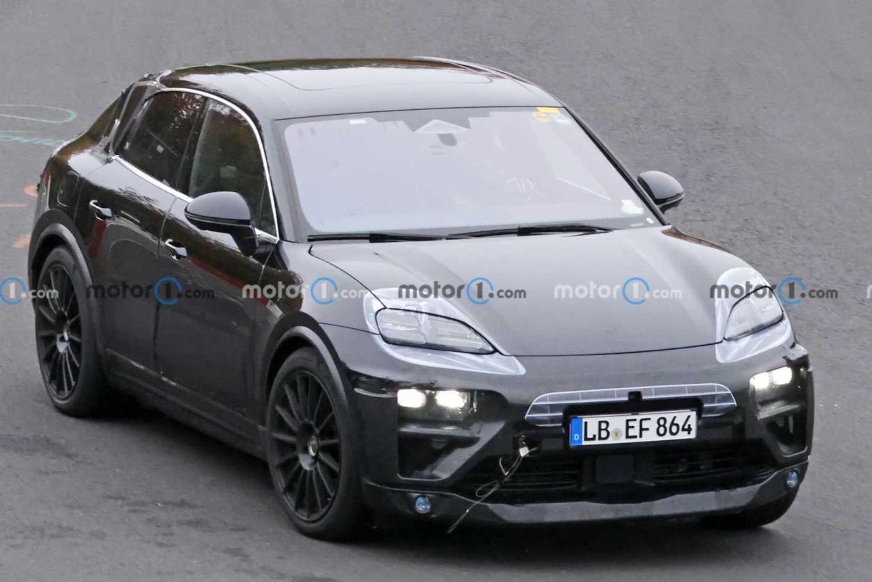 保时捷Macan EV预告，或将于11月首发