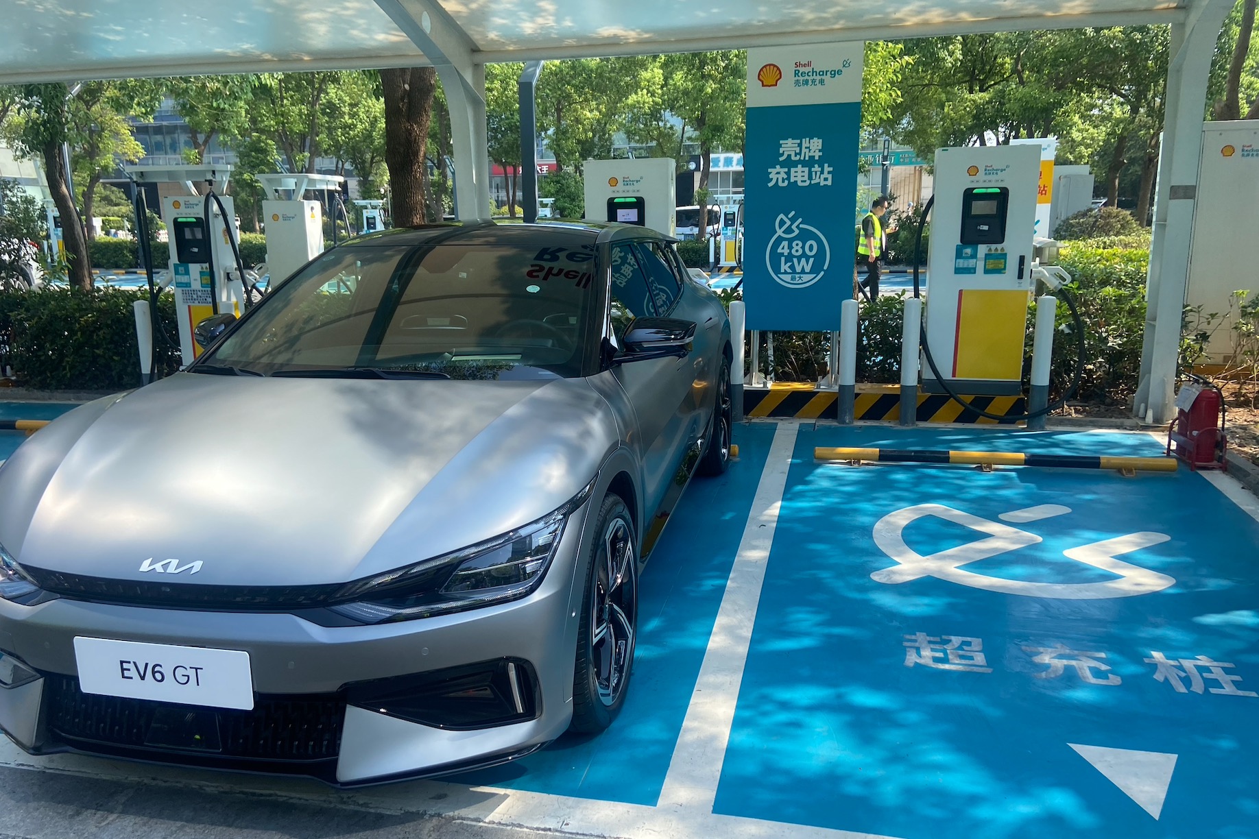 最高功率480KW，與殼牌合作，起亞國內首個超充站實際表現如何？