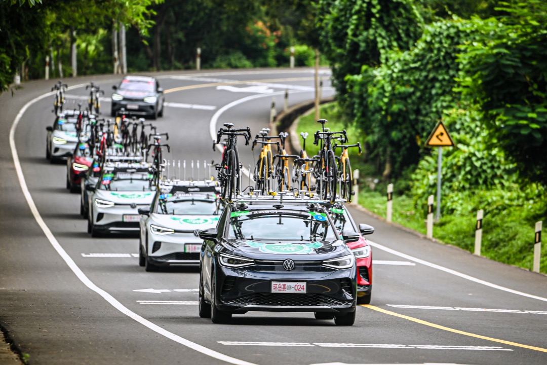 逐风怒放，ID. 护航 一汽-大众ID. CROZZ家族助力2023环海南岛国际公路自行车赛