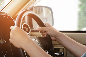 特斯拉、华为们要用软件重新定义汽车？