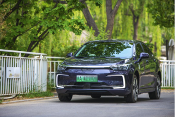 真續(xù)航、高顏值 8年電動(dòng)老車主：換購(gòu)還選北京汽車，倍兒大氣