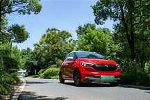 让自驾快感更“易至”，EV3助力金秋自驾游