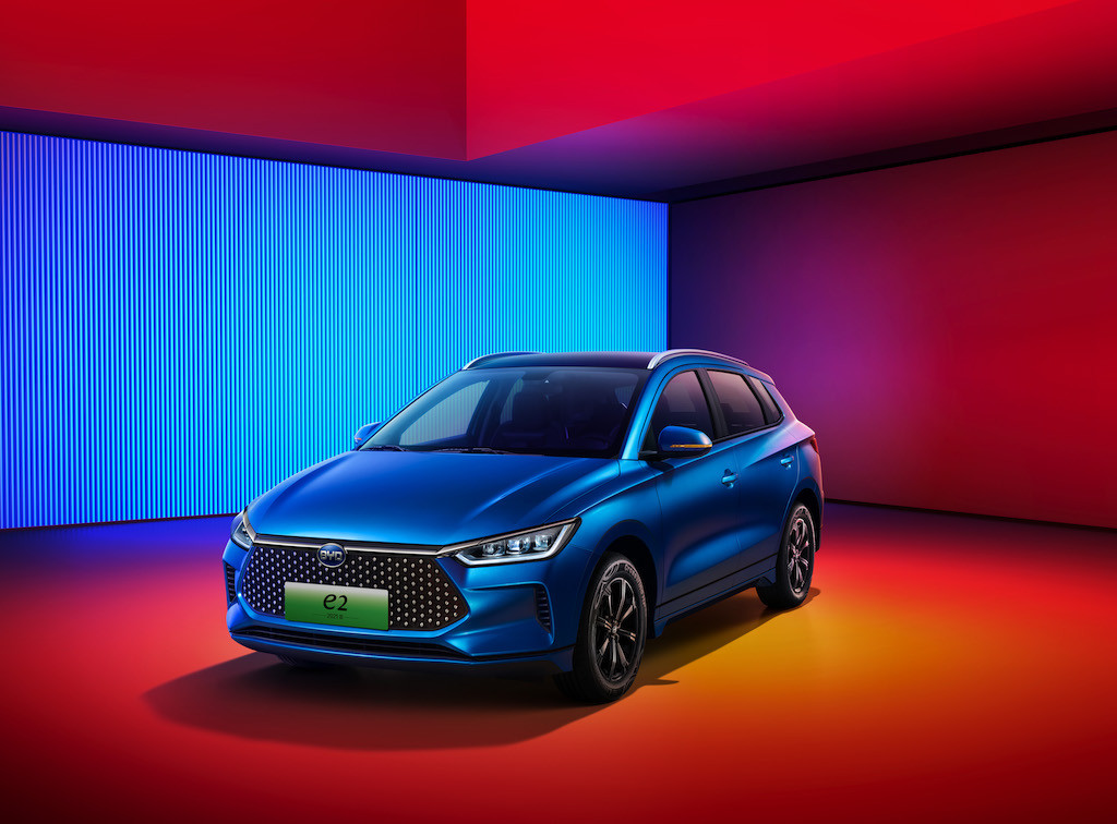 <a class='link'  target='_blank'>比亞迪e2</a>-車側(cè)45度_副本.jpg